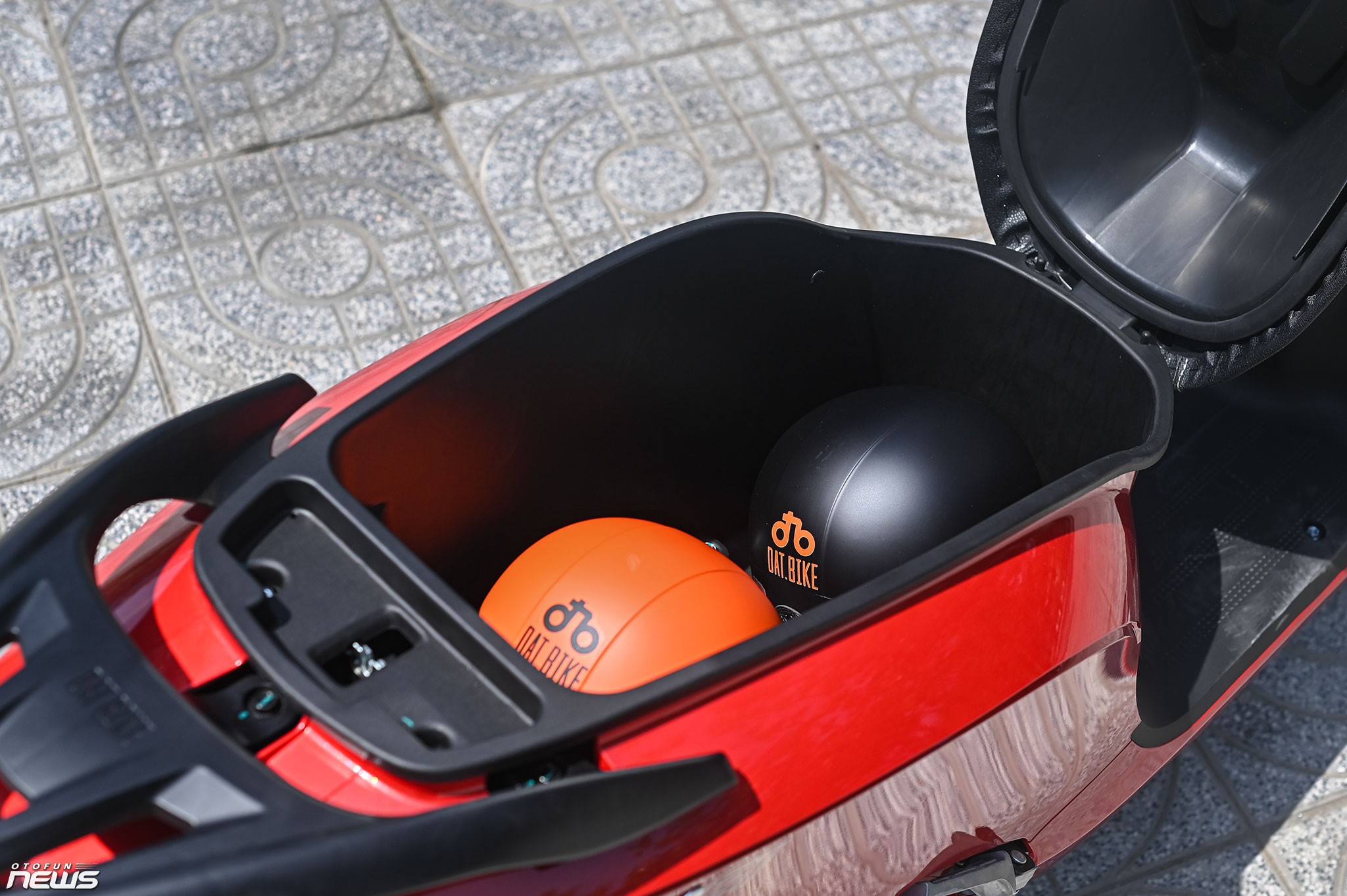 So sánh ERA E1 và ERA E2   2 phiên bản của mẫu xe điện mới nhất nhà DatBike