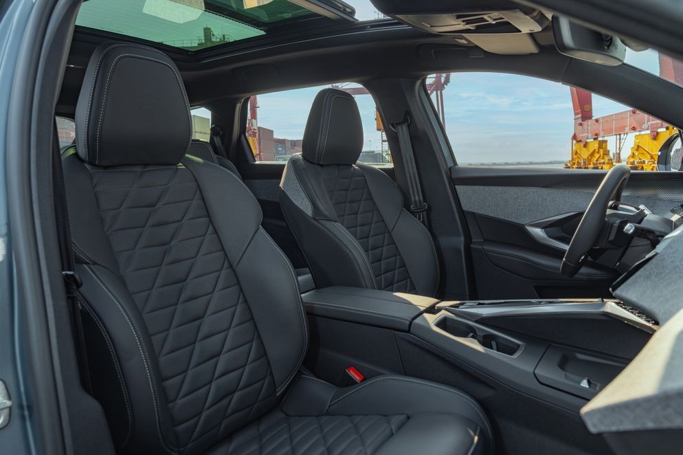 Peugeot 3008 và 5008 mới ra mắt, nâng cấp về công nghệ và tăng giá bán