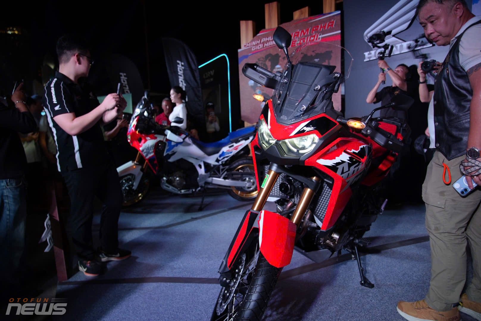 Honda Africa Twin 2026 ra mắt, giá từ 540 triệu đồng