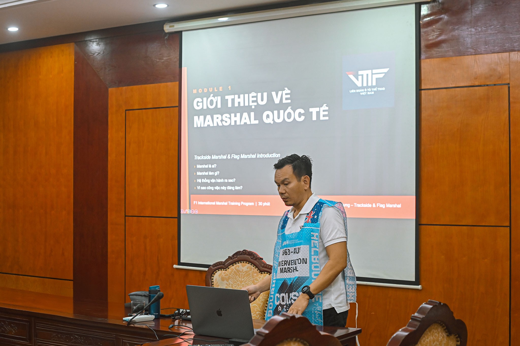 Người Việt được đào tạo marshal quốc tế: Bước tiến gần hơn tới giấc mơ F1 Người Việt được đào tạo marshal quốc tế: Bước tiến gần hơn tới giấc mơ F1