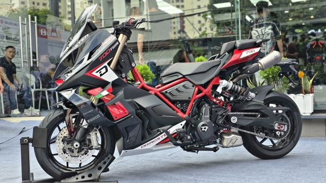 Italjet Dragster 700 Twin về Việt Nam với số lượng 25 xe, giá 428 triệu đồng