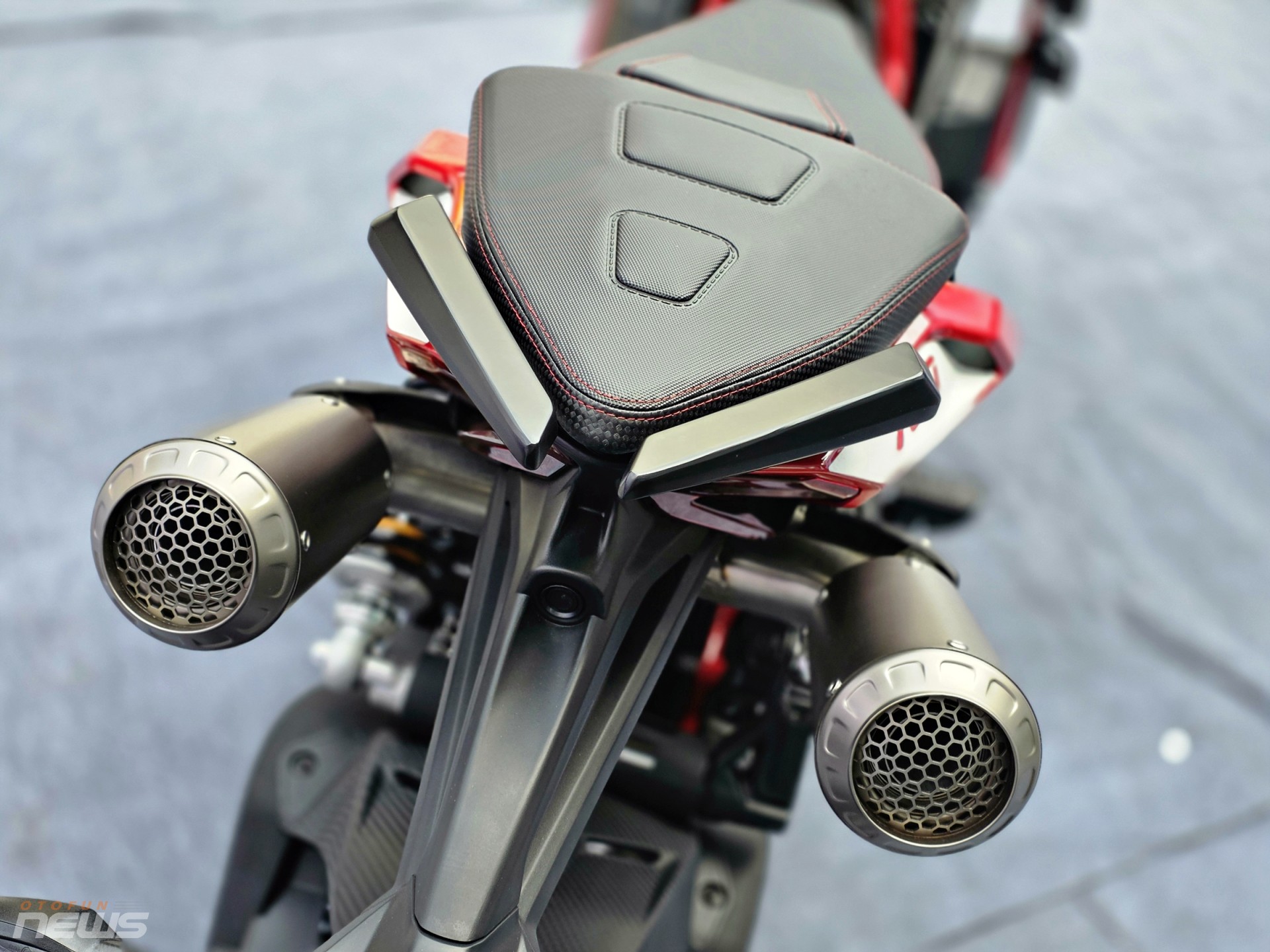 Italjet Dragster 700 Twin về Việt Nam với số lượng 25 xe, giá 428 triệu đồng