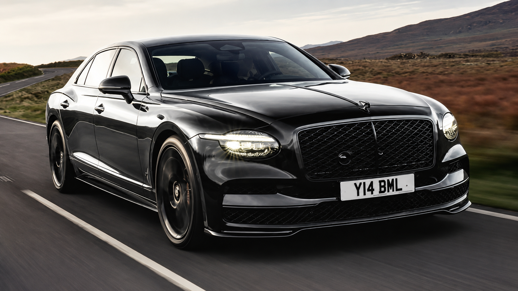 Bentley Flying Spur 2026 đổi thiết kế, dùng động cơ hybrid V8