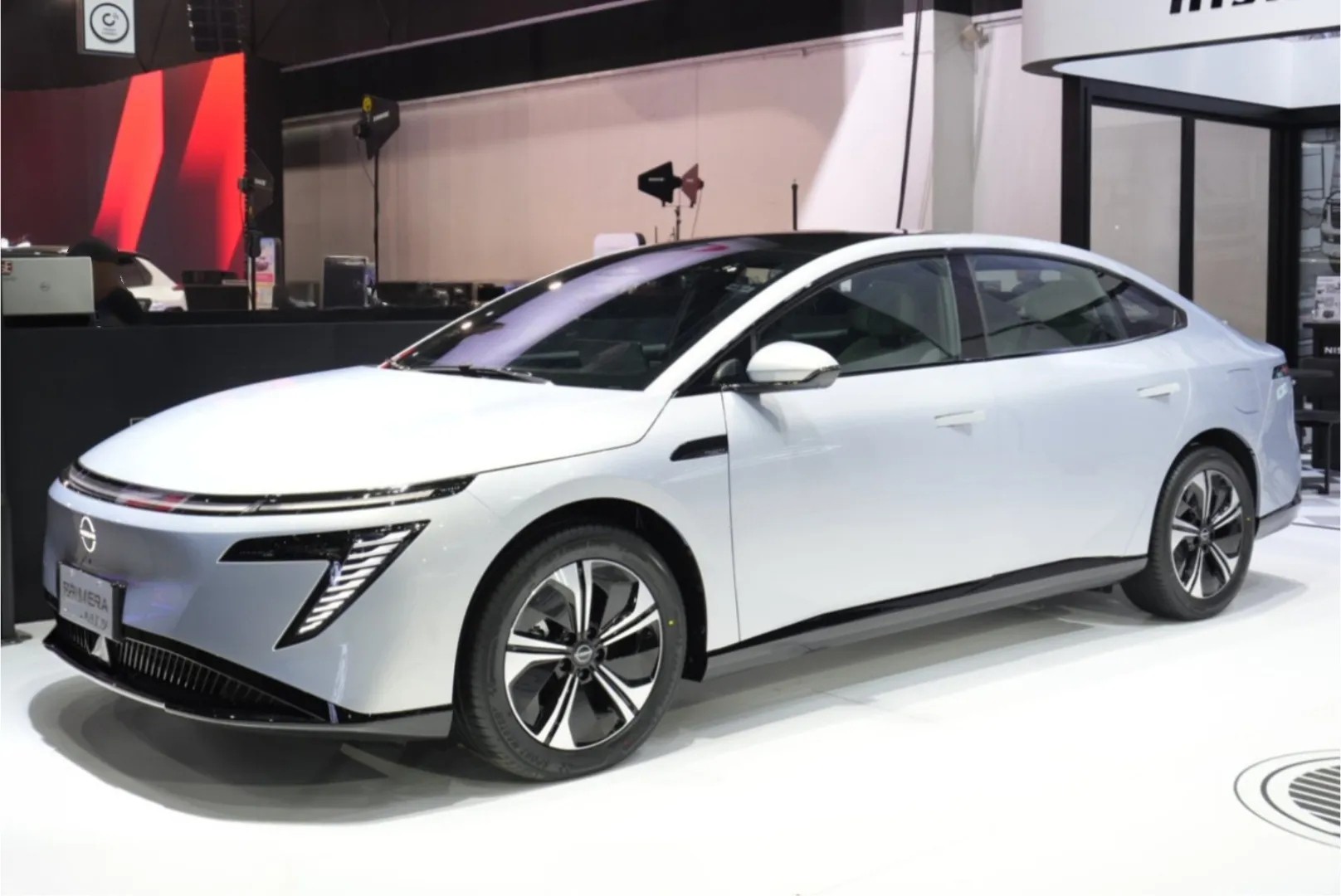 Nissan Primera trở lại sau gần 20 năm, ra mắt dưới dạng xe điện ở ngay gần Việt Nam Nissan Primera EV được trưng bày tại PIMS 2026