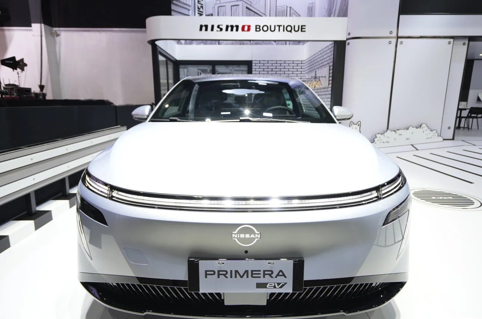Nissan Primera EV được trưng bày tại PIMS 2026
