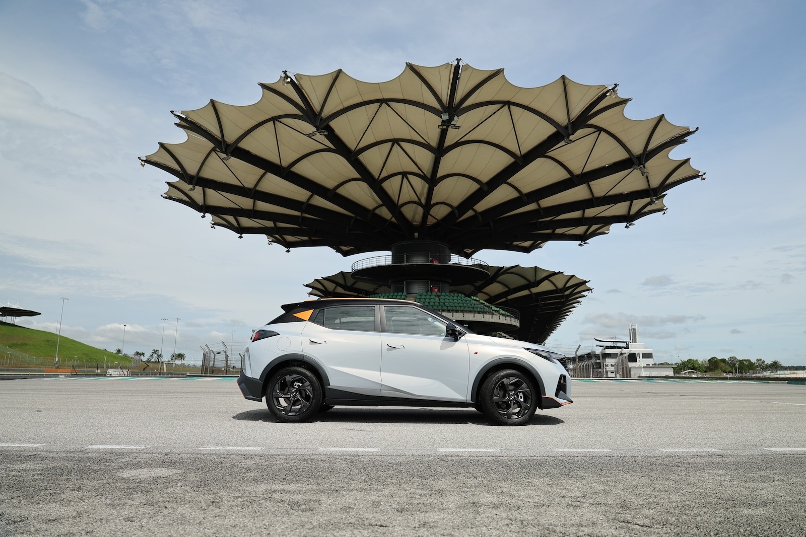 Chạy thử xe GAC tại Sepang: Hai vòng trên đường đua F1 cũ phơi bày điều gì về một chiếc SUV?