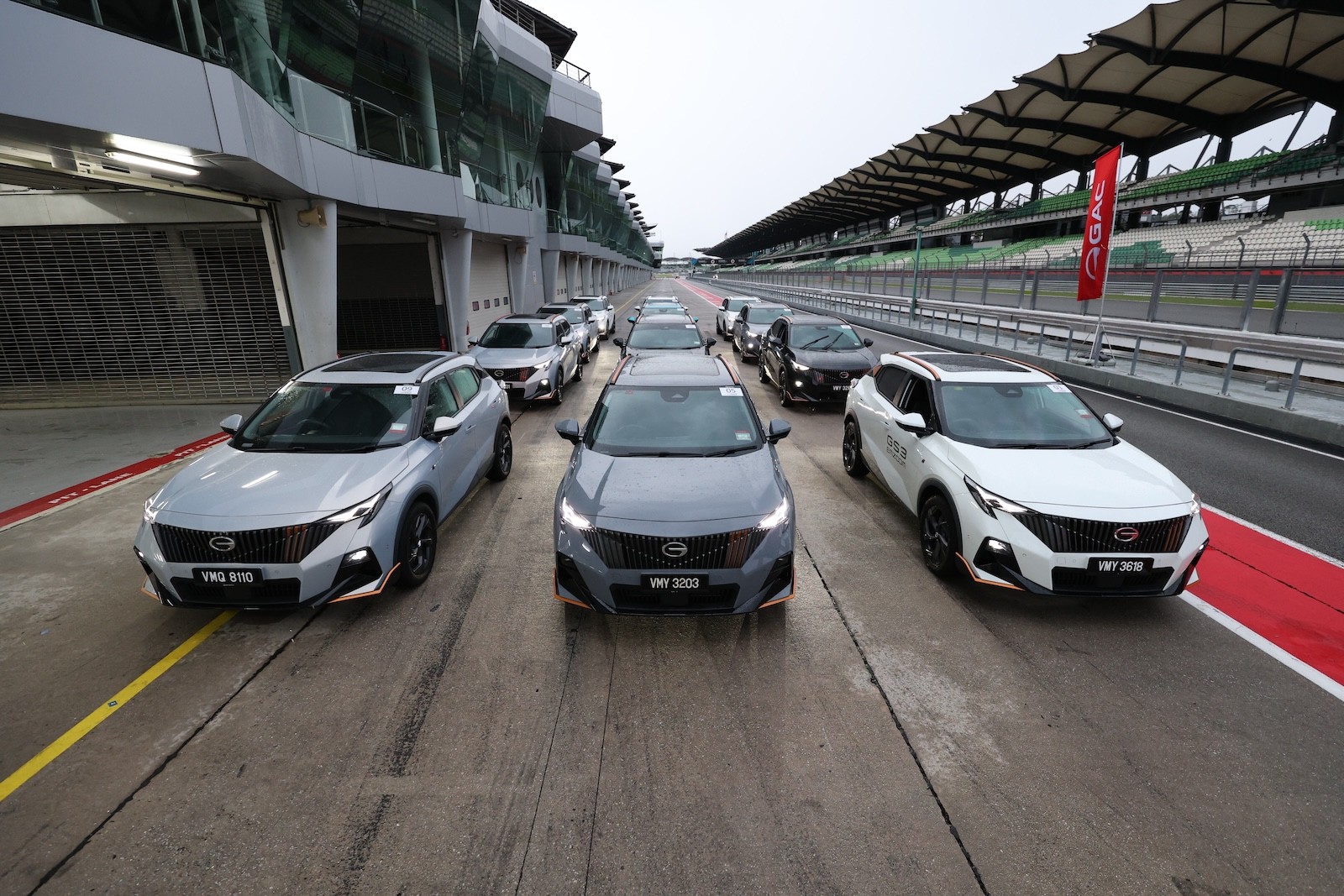 Chạy thử xe GAC tại Sepang: Hai vòng trên đường đua F1 cũ phơi bày điều gì về một chiếc SUV?