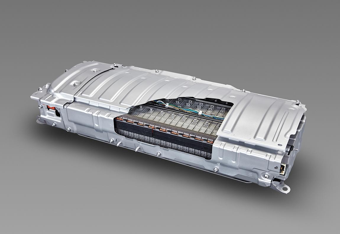 Điều gì xảy ra khi pin cao áp của xe hybrid hết điện hoặc bị hỏng?