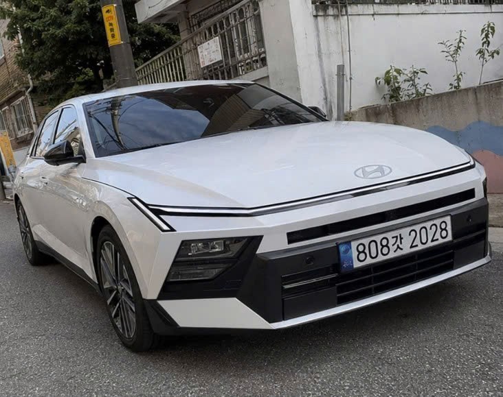 Hyundai Elantra 2027 mới có phom dáng góc cạnh? Hyundai Elantra 2027 mới có phom dáng góc cạnh?