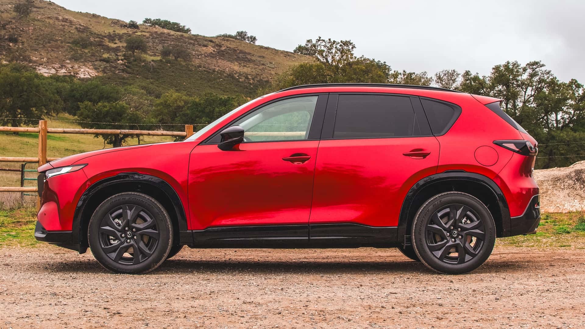 Phía bên của Mazda CX-5 thế hệ mới