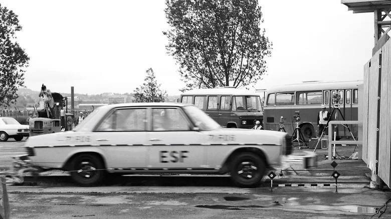 Gần 70 năm trước, Mercedes-Benz đã thay đổi ngành ô tô bằng công nghệ an toàn này
