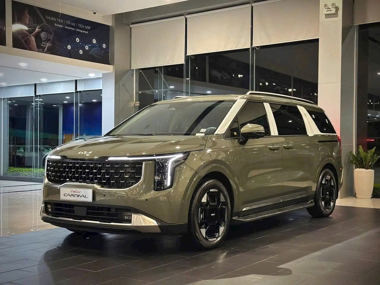 Kia Carnival giảm giá 150 triệu tại đại lý