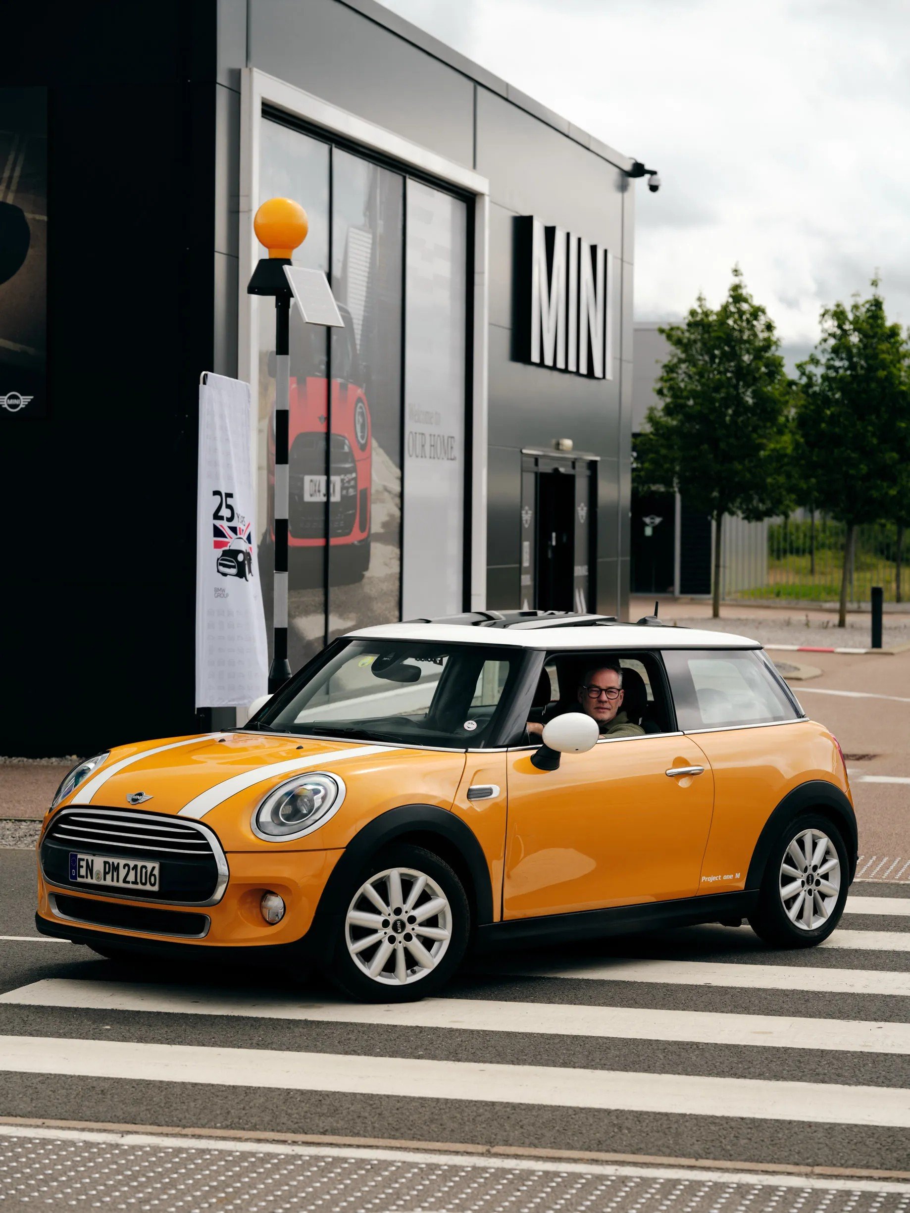 Đây là chiếc Mini Cooper D cán mốc 1 triệu km với động cơ diesel nguyên bản sau 12 năm