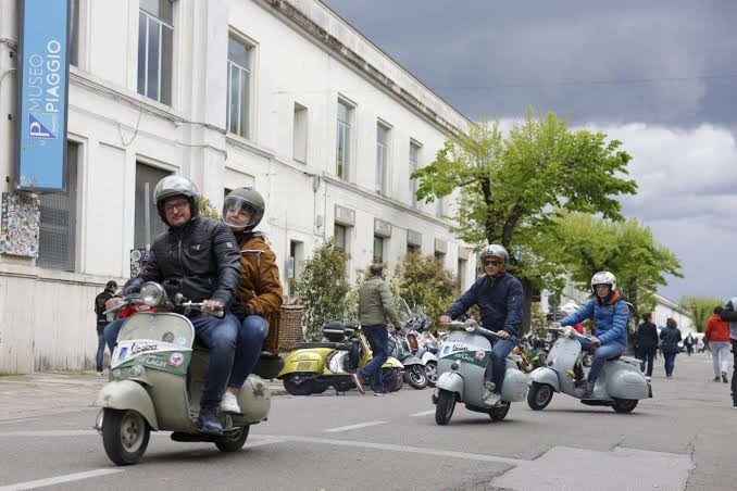 25.000 xe Vespa tụ hội tại Rome trong dịp kỷ niệm 80 năm thương hiệu