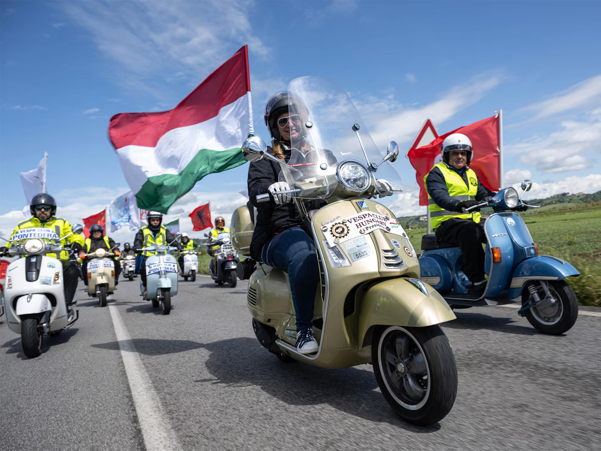 25.000 xe Vespa tụ hội tại Rome trong dịp kỷ niệm 80 năm thương hiệu