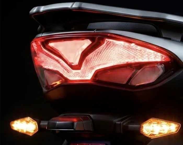 Suzuki ra mắt xe ga mới, thổi hơi nóng vào Honda SH