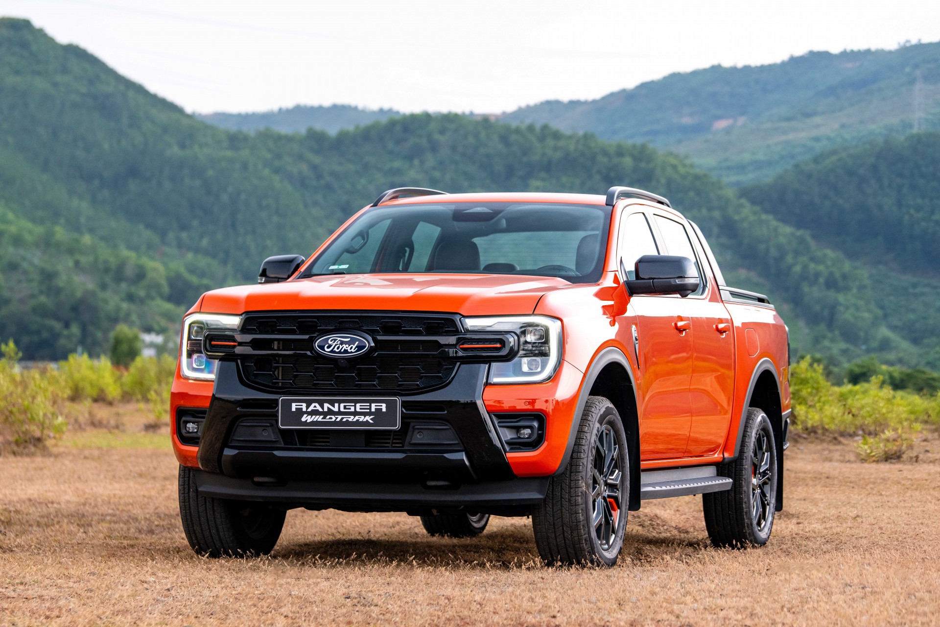 Ford Việt Nam ‘nâng tầm’ dải sản phẩm bán tải Ranger, giá bán lẻ từ 707 triệu đồng Ford Việt Nam ‘nâng tầm’ dải sản phẩm bán tải Ranger, giá bán lẻ từ 707 triệu đồng