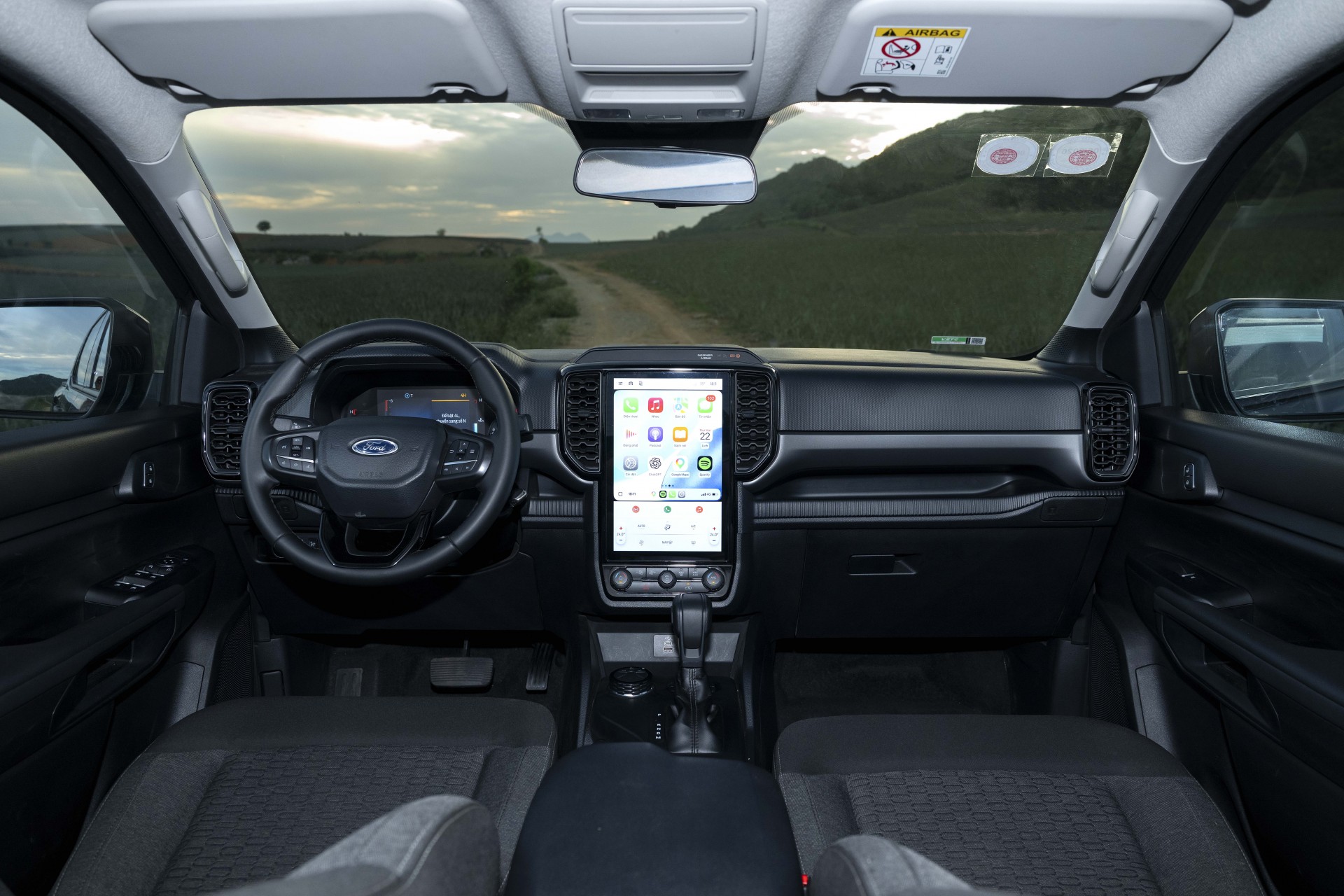 Ford Việt Nam ‘nâng tầm’ dải sản phẩm bán tải Ranger, giá bán lẻ từ 707 triệu đồng Ford Việt Nam ‘nâng tầm’ dải sản phẩm bán tải Ranger, giá bán lẻ từ 707 triệu đồng