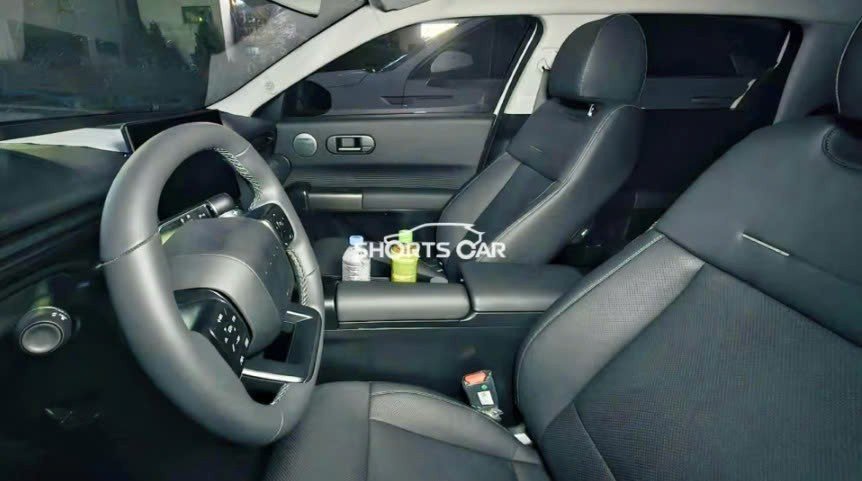 Ảnh thực tế Hyundai Elantra 2027 không che chắn, lăn bánh ngoài đường