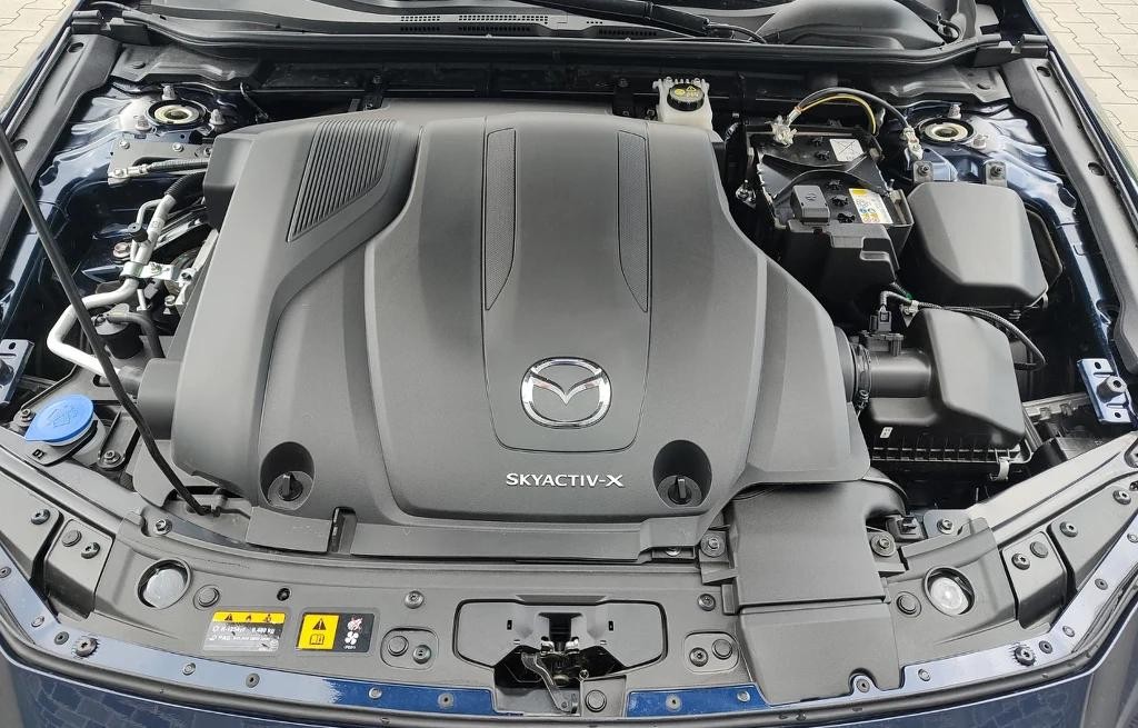 Vì sao động cơ diesel không cần bugi? Thí nghiệm đơn giản này cho thấy câu trả lời