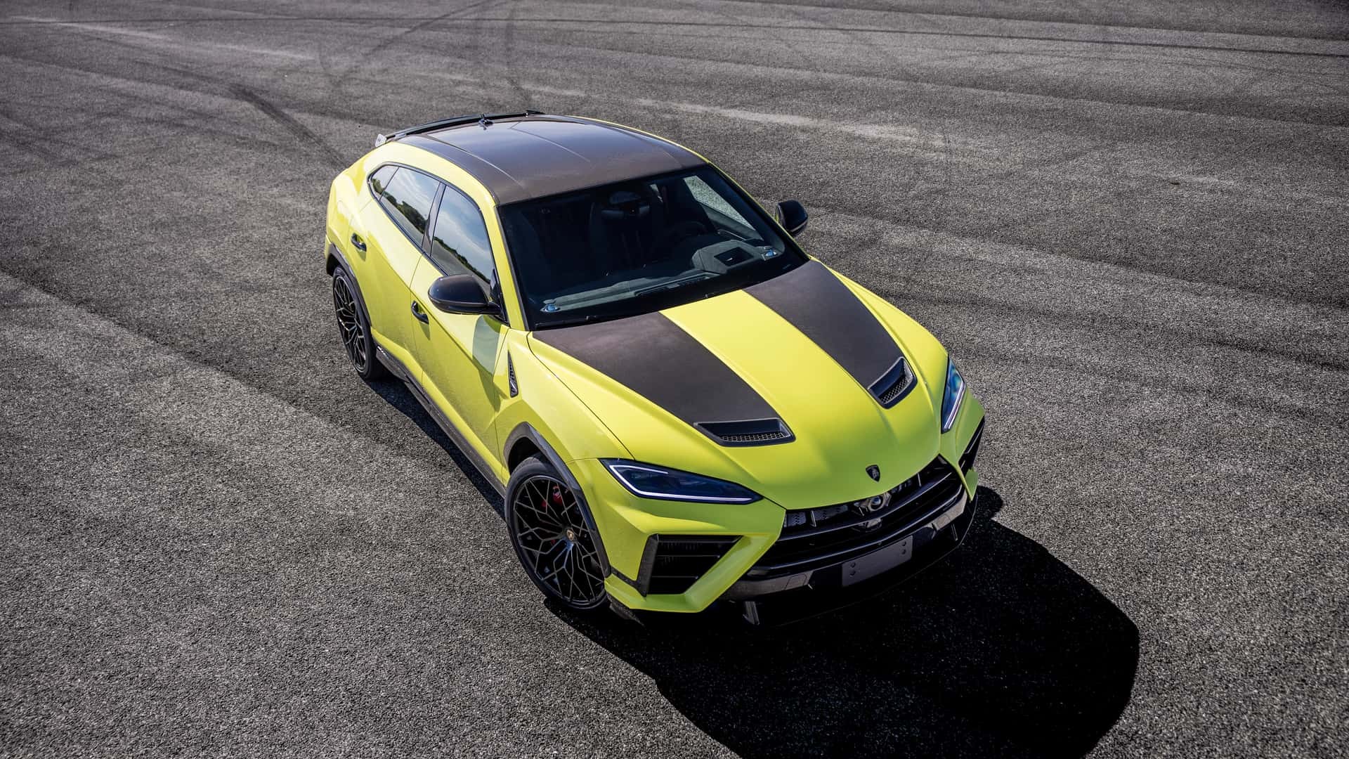 Phía trên của Lamborghini Urus SE Performante