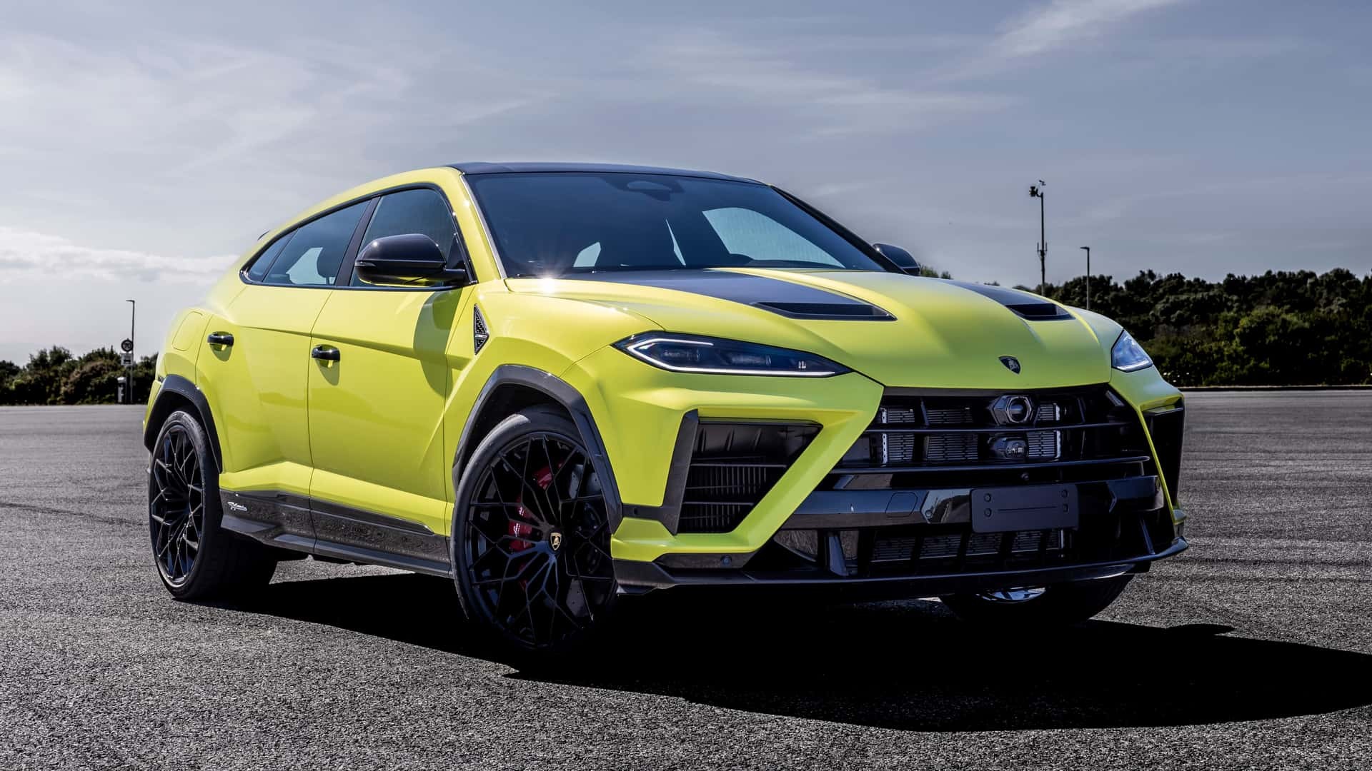 Phía trước của Lamborghini Urus SE Performante
