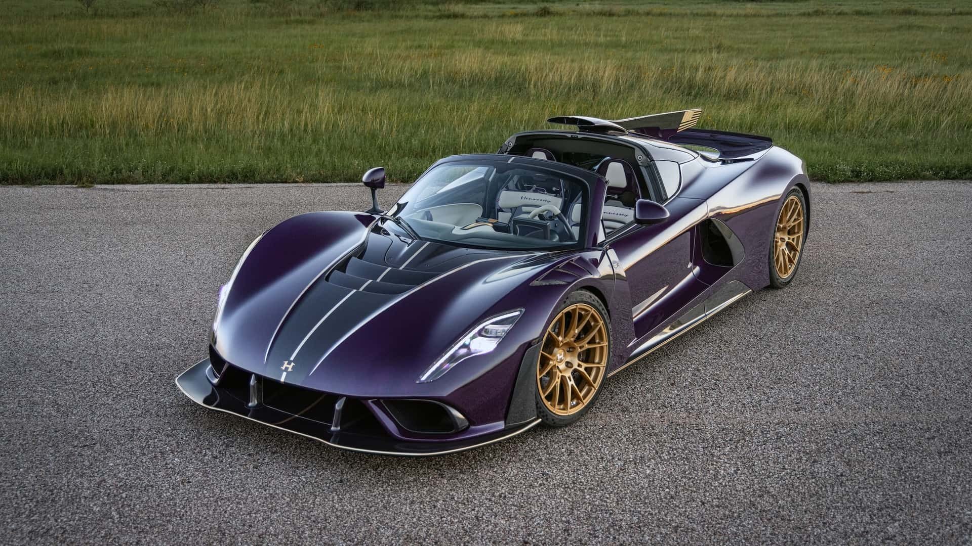 Hennessey Venom F5-M ra mắt: Hypercar Mỹ mạnh 2.031 mã lực với hộp số sàn hiếm có Phía trước của Hennessey Venom F5-M