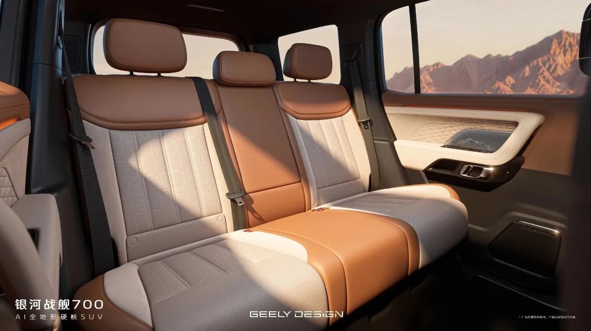 Geely Galaxy Cruiser 700: SUV địa hình mạnh 1.113 mã lực, thách thức Defender và Land Cruiser Hàng ghế sau của Geely Galaxy Cruiser 700