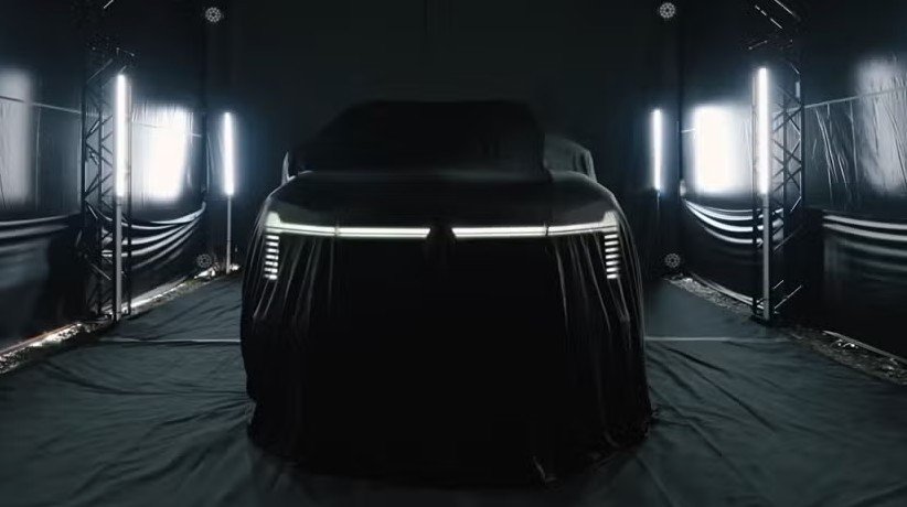 Mitsubishi hé lộ nội thất Pajero thế hệ mới trước ngày ra mắt