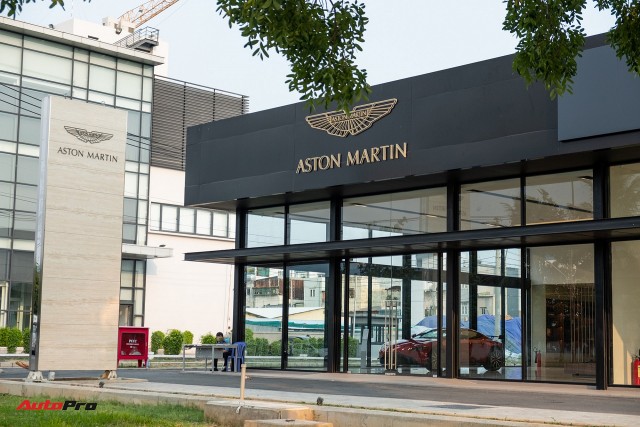 Chủ xe Aston Martin sẽ phải đi làm bảo dưỡng tại xưởng của đối thủ cạnh tranh