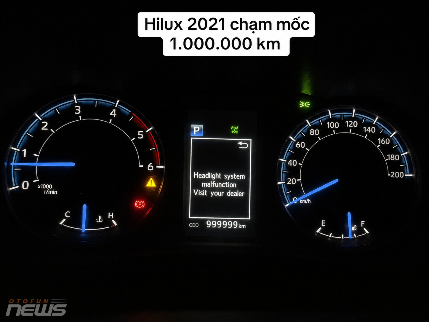 Toyota Hilux đầu tiên tại Việt Nam cán mốc 1 triệu km, mỗi ngày đi 600km, máy vẫn nguyên zin Toyota Hilux đầu tiên tại Việt Nam cán mốc 1 triệu km, mỗi ngày đi 600km, máy vẫn nguyên zin