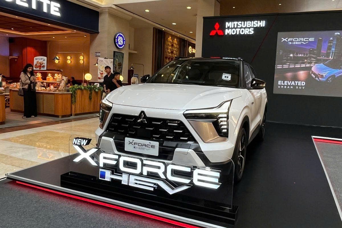 Mitsubishi Xforce hybrid đầu tiên xuất xưởng ở nhà máy tại Indonesia