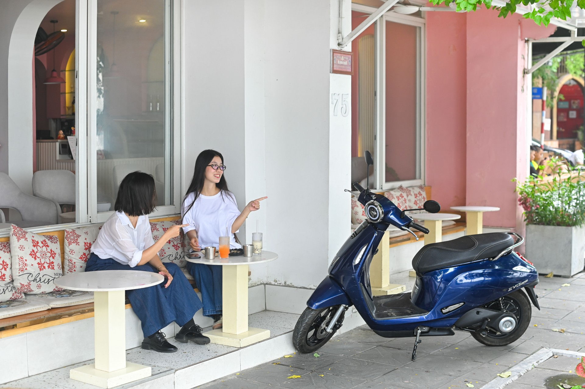 VinFast Evo 200, chiếc xe đầu đời đưa nữ sinh vào giảng đường đại học