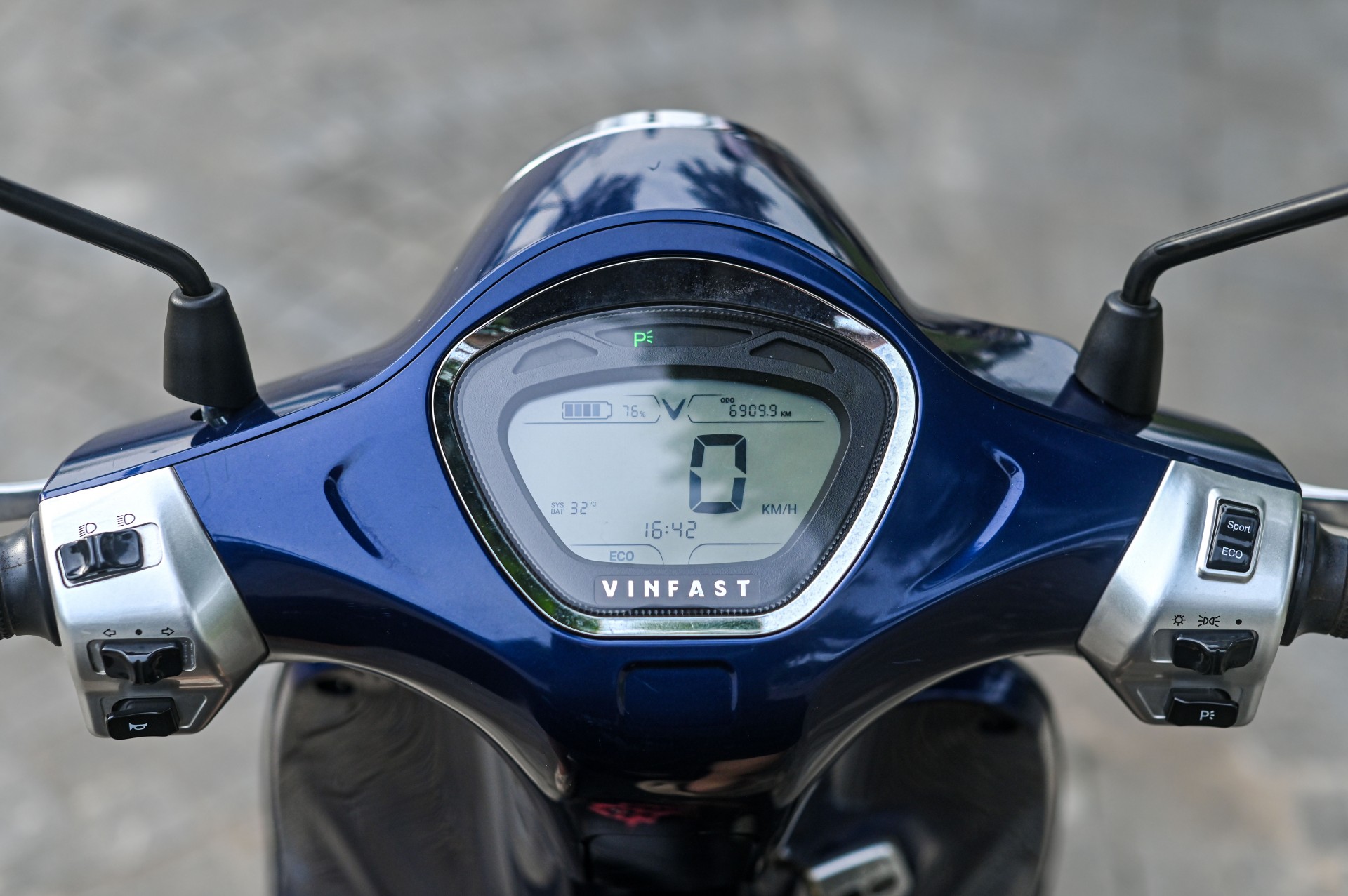 VinFast Evo 200, chiếc xe đầu đời đưa nữ sinh vào giảng đường đại học