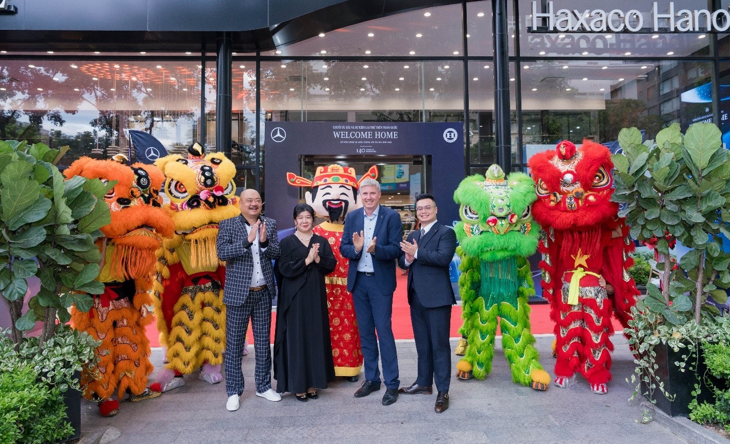 Mercedes-Benz Haxaco Láng Hạ nâng cấp showroom sau 10 năm hoạt động Mercedes-Benz Haxaco Láng Hạ nâng cấp showroom sau 10 năm hoạt động