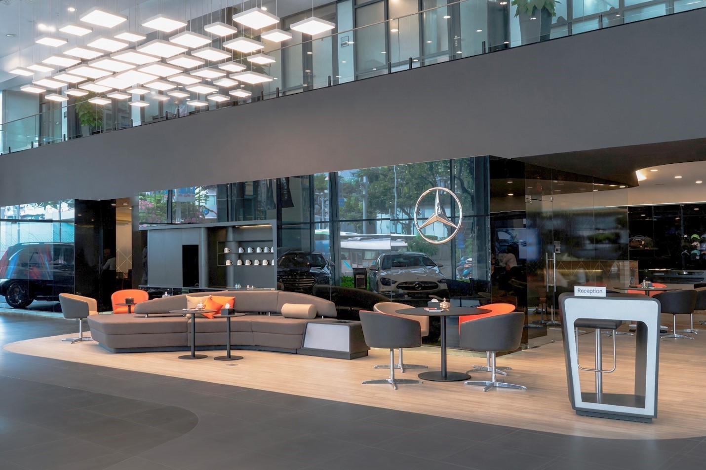 Mercedes-Benz Haxaco Láng Hạ nâng cấp showroom sau 10 năm hoạt động Mercedes-Benz Haxaco Láng Hạ nâng cấp showroom sau 10 năm hoạt động