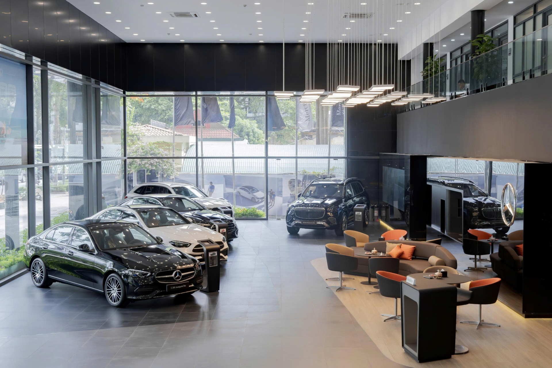 Mercedes-Benz Haxaco Láng Hạ nâng cấp showroom sau 10 năm hoạt động Mercedes-Benz Haxaco Láng Hạ nâng cấp showroom sau 10 năm hoạt động