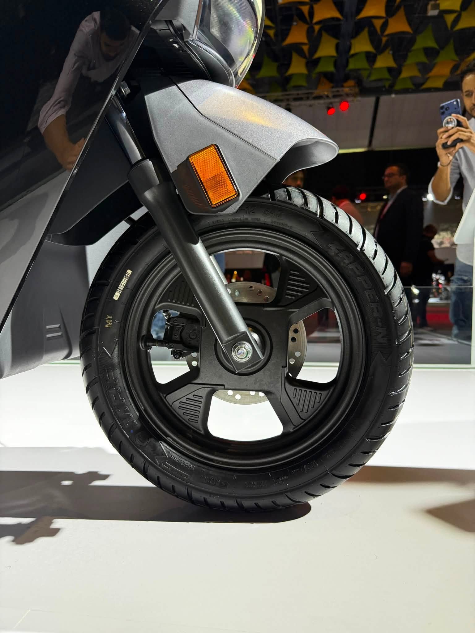 Honda ra mắt QC3 tại Ấn Độ, đi 145 km/lần sạc và cốp rộng 32 lít Honda ra mắt QC3 tại Ấn Độ, đi 145 km/lần sạc và cốp rộng 32 lít