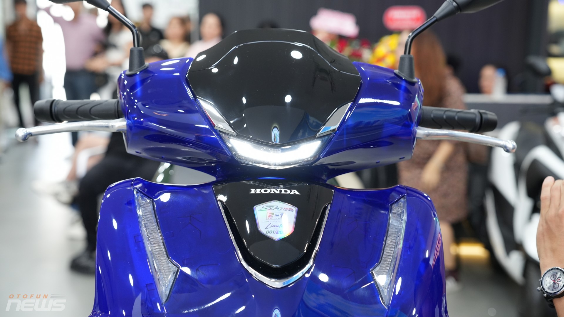 Honda SH150i phối hai màu độc đáo, giá cao gấp đôi SH160i chính hãng