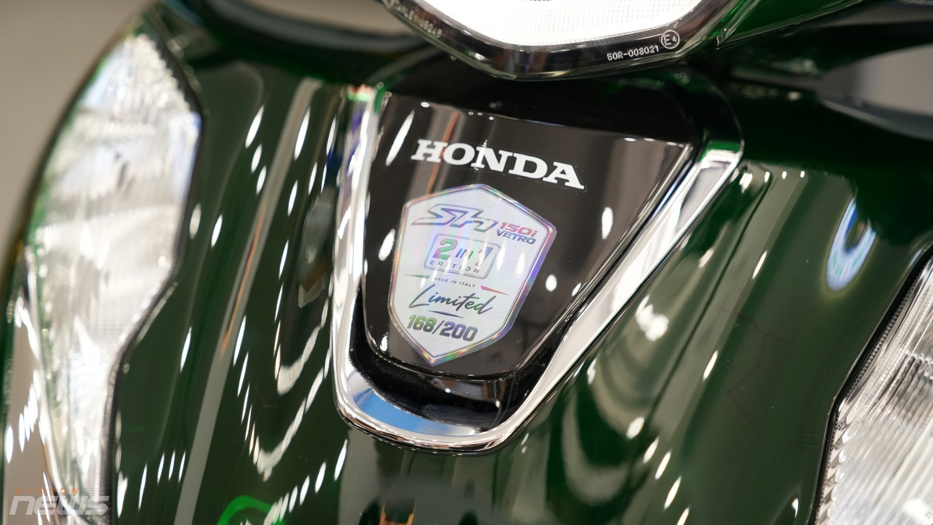 Honda SH150i phối hai màu độc đáo, giá cao gấp đôi SH160i chính hãng