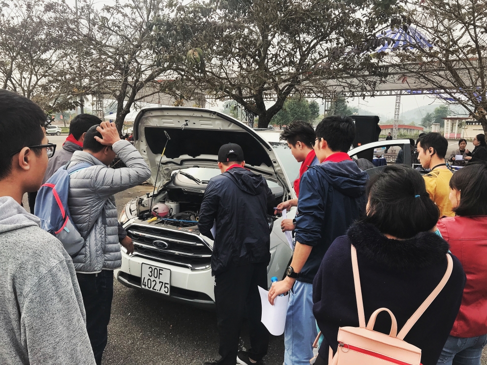 ford ecosport trinh dien kha nang off road an tuong trong ngay hoi trai nghiem va sang tao