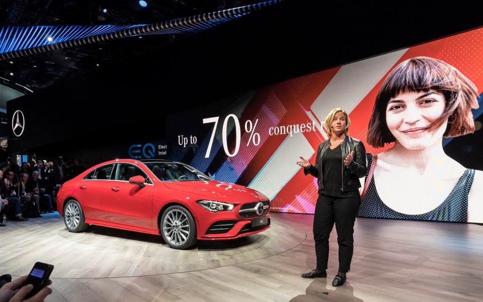 mercedes benz cla the he thu hai ra mat tai ces 2019