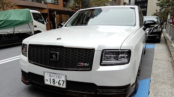Giám đốc điều hành Toyota xuất hiện hoành tráng bên "Rolls-Royce Nhật Bản"