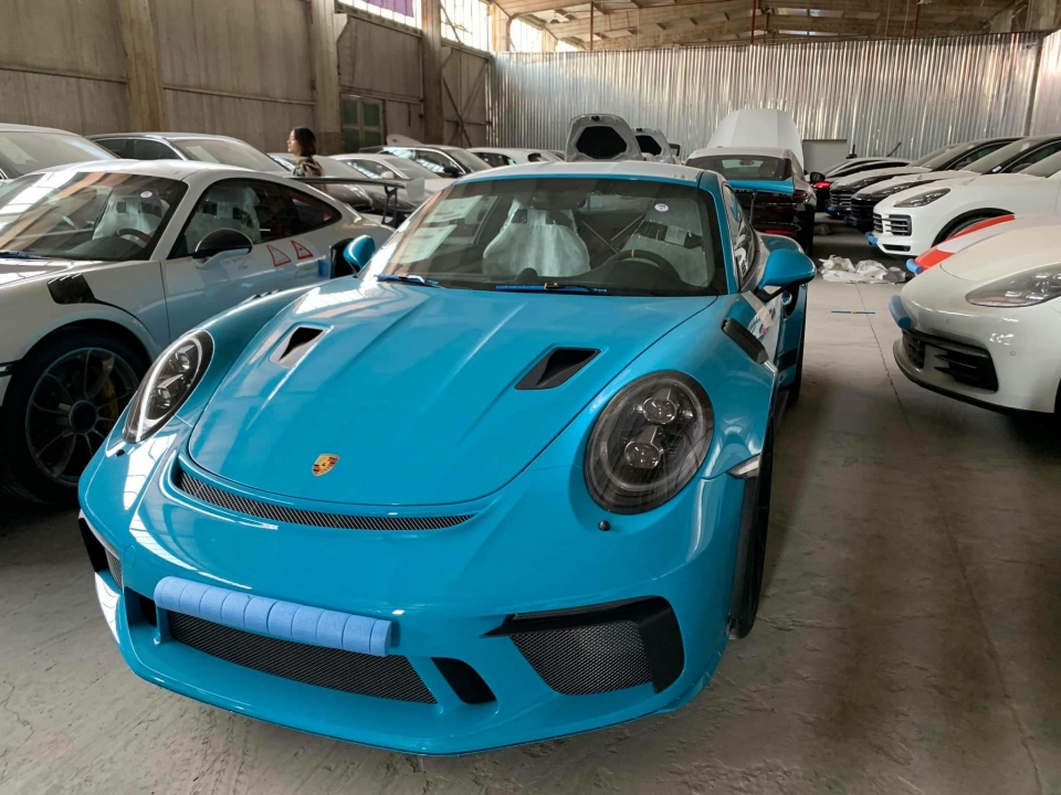 them cap doi porsche 911 gt2 rs va gt3 rs cap ben viet nam