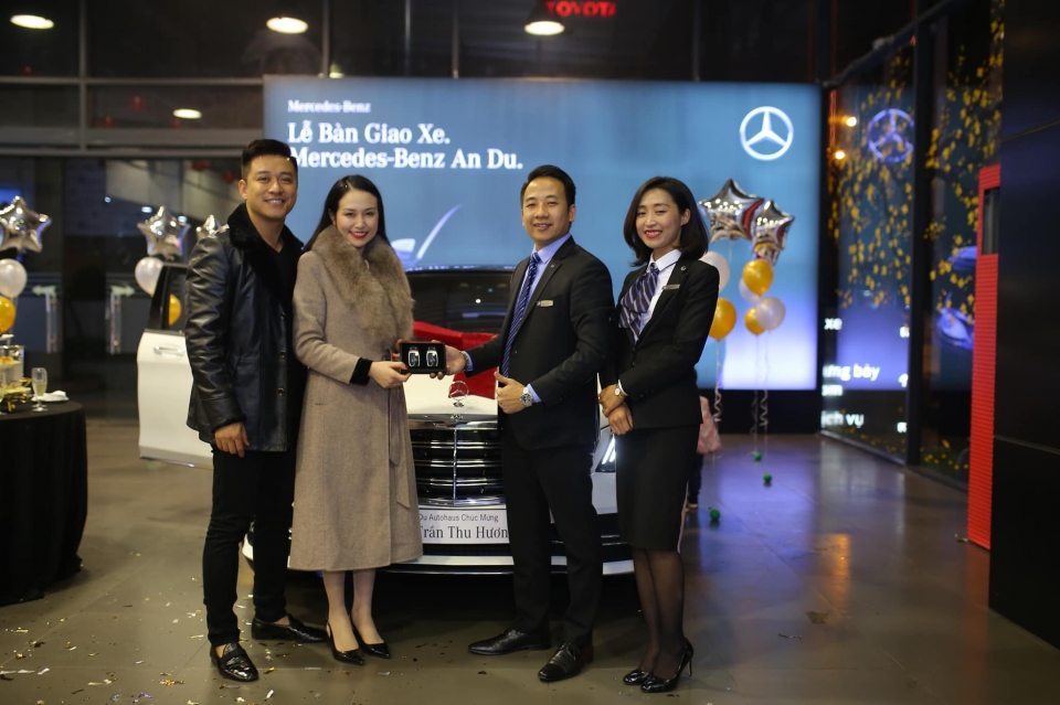 vo chong ca si tuan hung tau xe sang mercedes benz s450l luxury tang vo