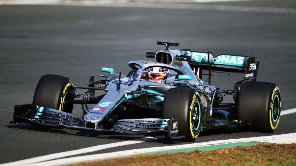 mercedes gioi thieu xe dua f1 moi cho mua giai 2019