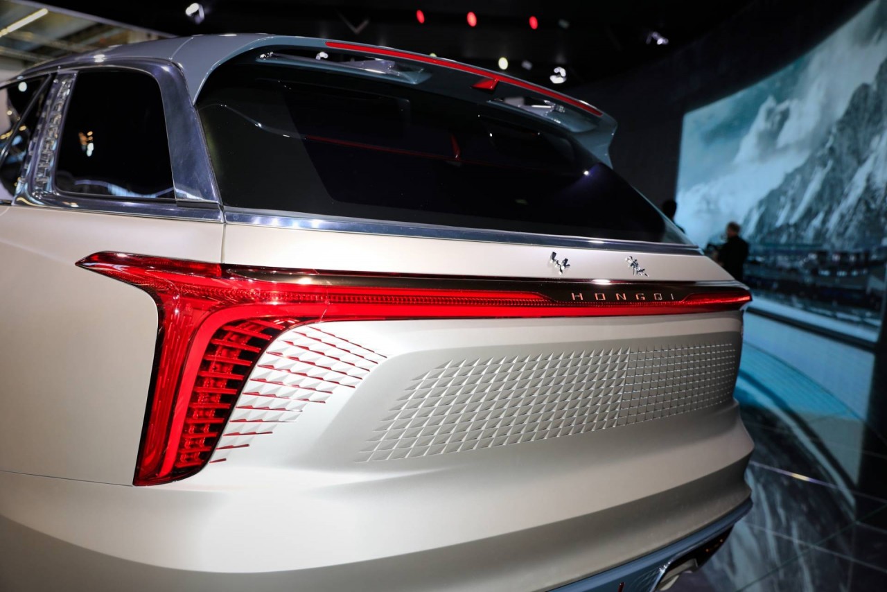 suv trung quoc chay dien sao chep thiet ke rolls royce