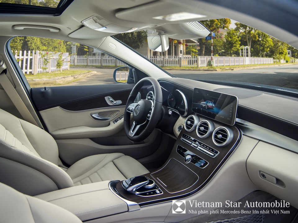 chuoi su kien ra mat xe mercedes bezz c class 2019 cua vietnam star tai viet nam