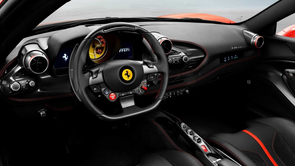 ferrari f8 tributo ra mat ky phung dich thu cua lamborghini huracan evo