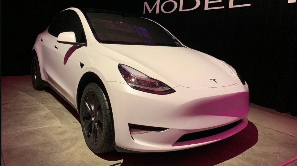 chi tiet tesla model y xe dien da dung 7 cho pho cap cho dai chung